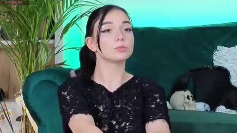 Snapshot of averywillow chatting on November 4, 2025, 10:47 am AveryWillow online show from November 4, 2025, 10:47 am