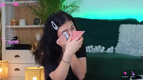 Snapshot of averywillow chatting on November 11, 2025, 6:35 am AveryWillow online show from November 11, 2025, 6:35 am