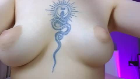 avgustina_love online show from November 20, 2025, 9:20 am