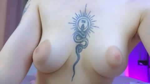 Snapshot of avgustina_love chatting on February 7, 2026, 9:35 am avgustina_love online show from February 7, 2026, 9:35 am