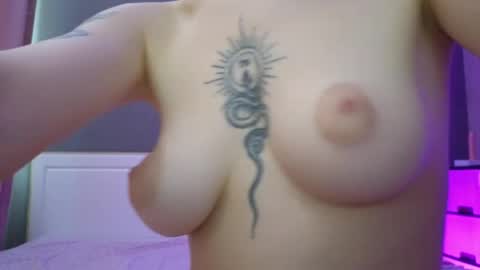 avgustina_love online show from May 23, 2026, 9:13 am