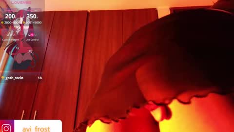 Snapshot of avi_frost chatting on October 3, 2025, 8:33 am Saraaaa independent model 3 online show from October 3, 2025, 8:33 am