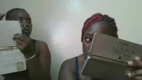 avian_babe1 online show from June 19, 2026, 9:40 pm