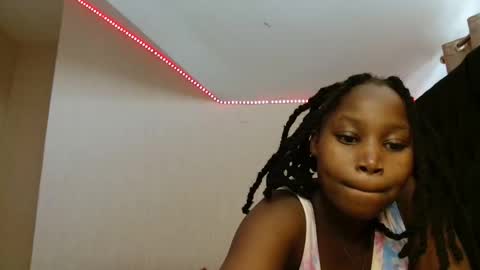 Snapshot of avian_talya chatting on November 3, 2025, 1:34 pm Avian online show from November 3, 2025, 1:34 pm