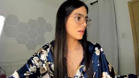 Snapshot of avis12_ chatting on February 1, 2026, 3:05 am Follow me Pvt and c2c is on online show from February 1, 2026, 3:05 am