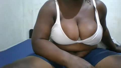 Snapshot of avril254 chatting on January 10, 2026, 11:56 am avril254 online show from January 10, 2026, 11:56 am