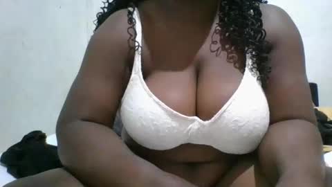 Snapshot of avril254 chatting on January 11, 2026, 2:11 pm avril254 online show from January 11, 2026, 2:11 pm