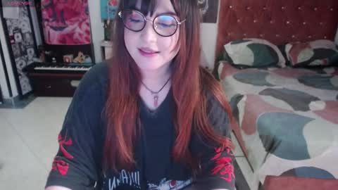 Snapshot of avril2809 chatting on October 8, 2025, 1:58 am Abril online show from October 8, 2025, 1:58 am