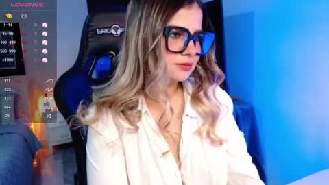 Avrill Morgan online show from October 31, 2025, 7:59 pm