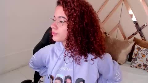 Avril  online show from January 7, 2026, 11:56 am