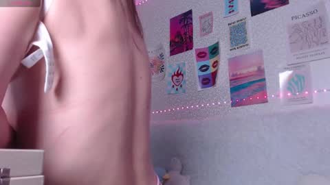 avrora_sweetyme online show from October 19, 2025, 6:19 pm