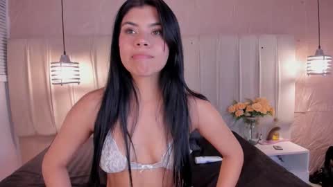 Snapshot of avy_cb chatting on February 1, 2026, 3:27 am avy_cb online show from February 1, 2026, 3:27 am