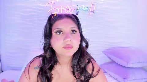 Avy  online show from January 25, 2025, 2:36 pm