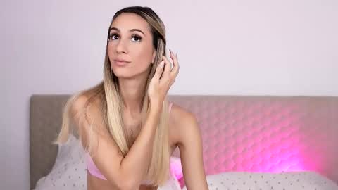 awalynch online show from October 16, 2025, 4:35 am