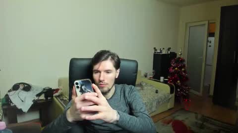 Snapshot of awesome_justin chatting on December 17, 2025, 12:38 am Justin online show from December 17, 2025, 12:38 am