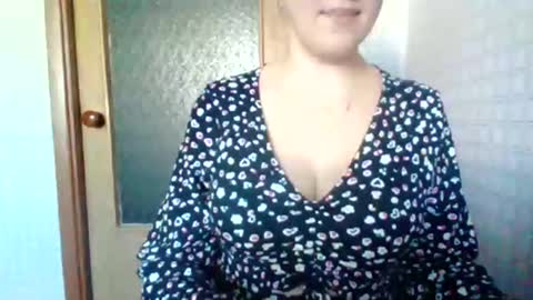 Snapshot of awesomeladyy chatting on February 9, 2026, 8:18 am awesomeladyy online show from February 9, 2026, 8:18 am