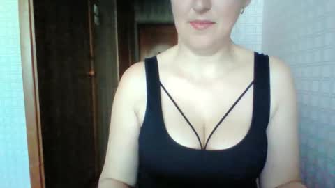 awesomeladyy online show from May 5, 2026, 8:11 am