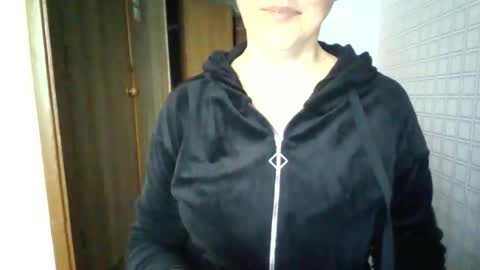 awesomeladyy online show from May 11, 2026, 8:42 am