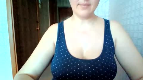 awesomeladyy online show from May 16, 2026, 1:43 pm