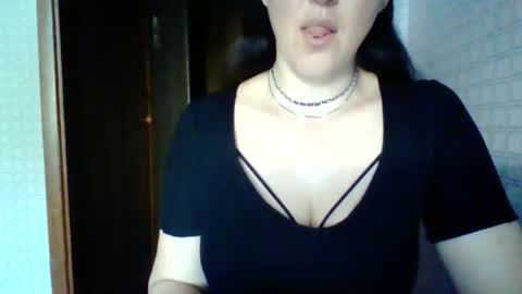 awesomeladyy online show from May 17, 2026, 7:28 am
