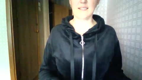awesomeladyy online show from June 3, 2026, 10:51 am