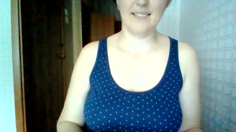awesomeladyy online show from June 4, 2026, 12:11 pm