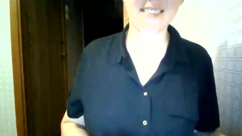 awesomeladyy online show from June 8, 2026, 7:58 pm