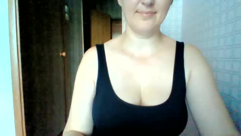 awesomeladyy online show from June 23, 2026, 7:39 am