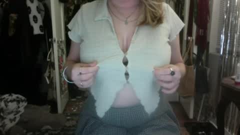 Snapshot of awkwardclothes chatting on June 25, 2026, 2:33 am awkward online show from June 25, 2026, 2:33 am