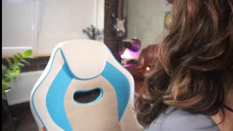 Alice online show from November 11, 2025, 10:15 am