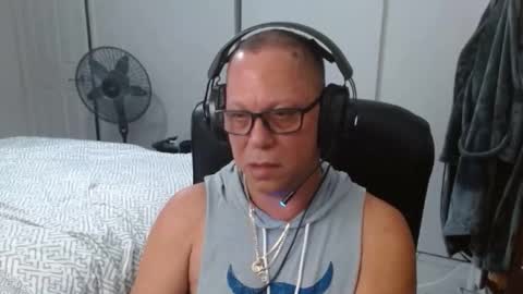 Snapshot of axel264 chatting on February 4, 2026, 5:24 am Alex online show from February 4, 2026, 5:24 am