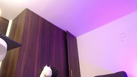 Snapshot of axel_7070 chatting on December 20, 2025, 12:01 pm Independiente Model online show from December 20, 2025, 12:01 pm