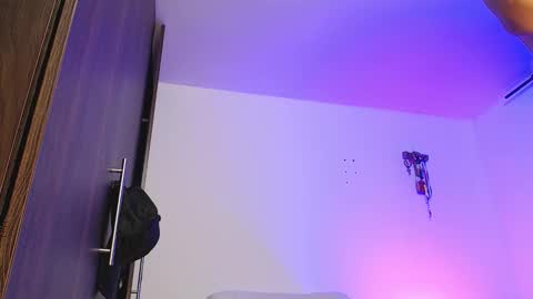 Snapshot of axel_7070 chatting on January 8, 2026, 12:51 pm Independiente Model online show from January 8, 2026, 12:51 pm