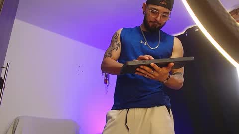 Snapshot of axel_7070 chatting on January 11, 2026, 2:00 pm Independiente Model online show from January 11, 2026, 2:00 pm