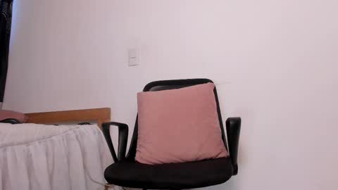 axel davis  online show from November 3, 2025, 9:05 pm