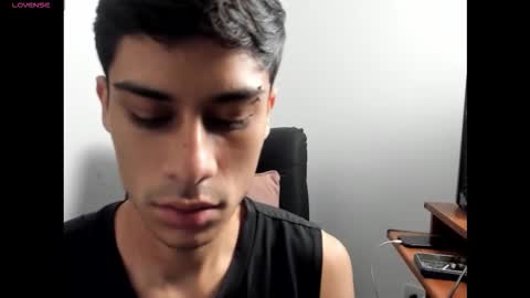 axel davis  online show from December 1, 2025, 9:14 am