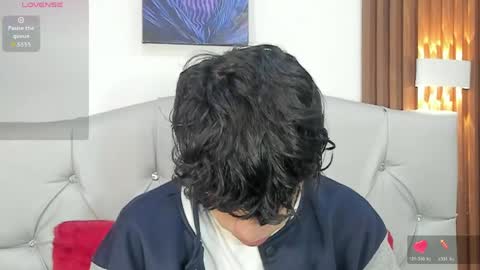 Axel Evanss online show from May 23, 2026, 1:37 pm