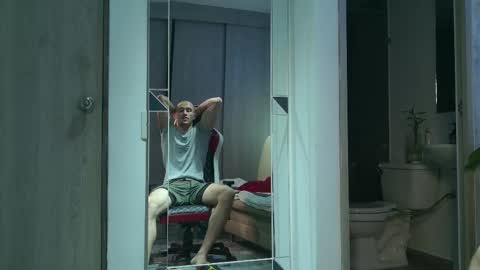 Axel Fairchaild online show from December 17, 2025, 12:44 pm