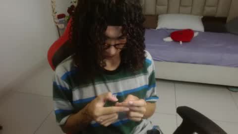 Axel online show from May 13, 2026, 12:41 am
