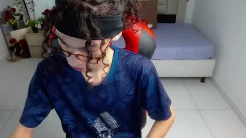 Axel online show from May 23, 2026, 1:33 am