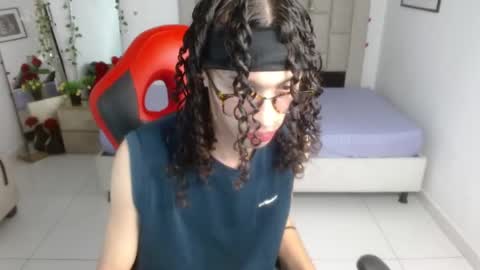 Axel online show from May 24, 2026, 1:10 am