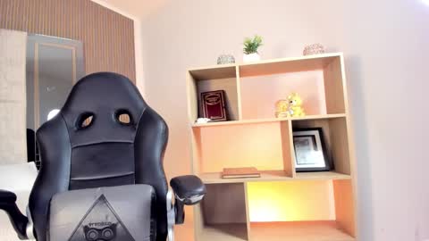 axel_grey_ online show from March 23, 2026, 12:42 pm