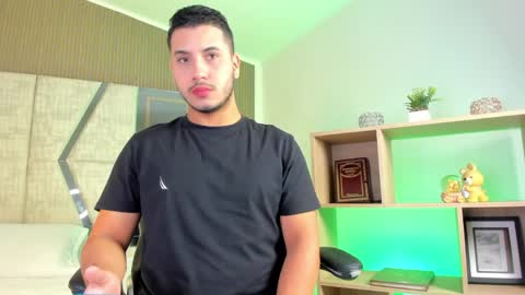 axel_grey_ online show from March 25, 2026, 12:33 pm