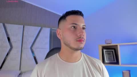 axel_grey_ online show from May 27, 2026, 12:24 pm