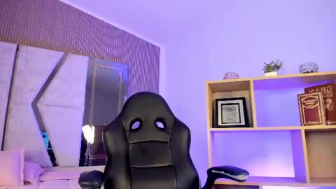 axel_grey_ online show from June 19, 2026, 12:53 pm