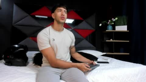 axel_hendrick online show from March 31, 2026, 12:27 pm