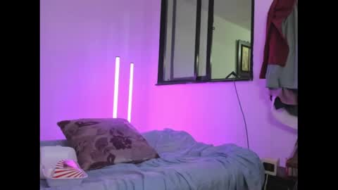 Snapshot of axel_hendrick chatting on May 22, 2026, 4:41 am axel_hendrick online show from May 22, 2026, 4:41 am