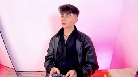 Snapshot of axel_inkshade chatting on January 18, 2026, 11:41 pm Axel online show from January 18, 2026, 11:41 pm