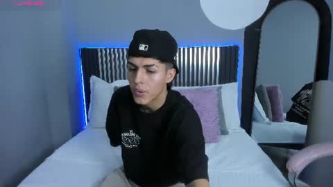 Snapshot of axel_mendoza_ chatting on July 14, 2026, 7:30 pm A X E L online show from July 14, 2026, 7:30 pm