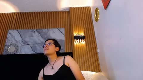 axel_montes online show from May 23, 2026, 5:34 am
